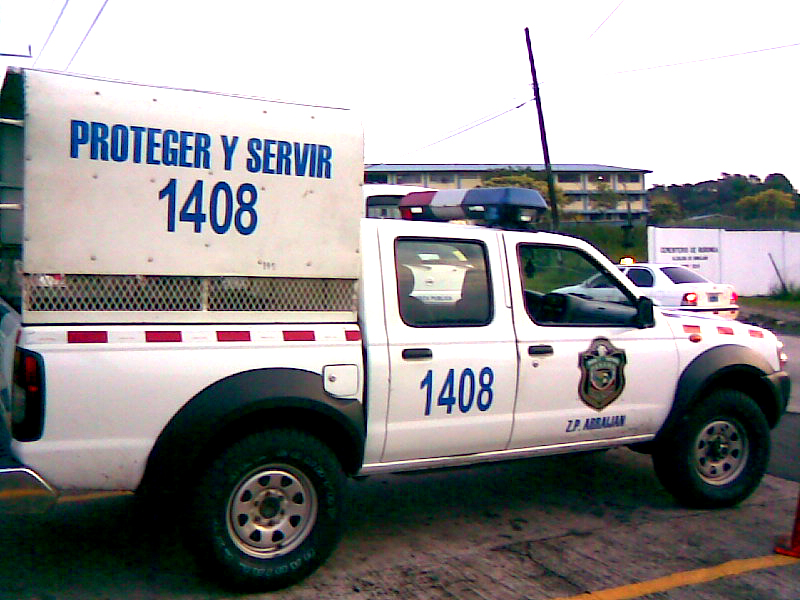 Policía_pickup.jpg